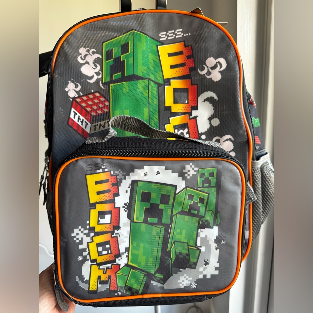 Minecraft Creeper Backpack - 2pcs w/attachable lunchbox. NWT